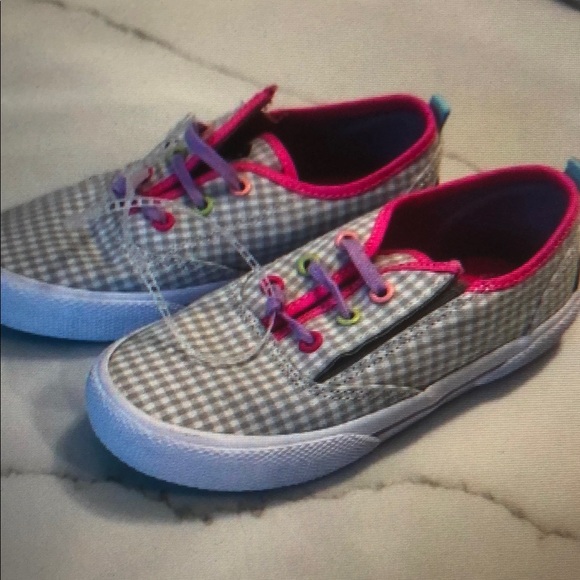 Sperry Kids Gray Checkered Sneakers with Pink Highlights - Picture 1 of 1